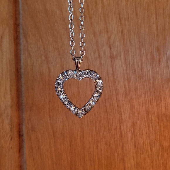 BEAUTIFUL VINTAGE HEART SILVER TONE NECKLACE! ☆☆3FOR$25☆☆ - Picture 5 of 5